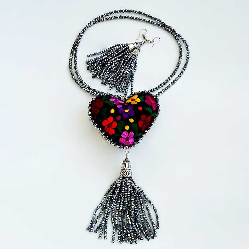 Collar Corazón Negro